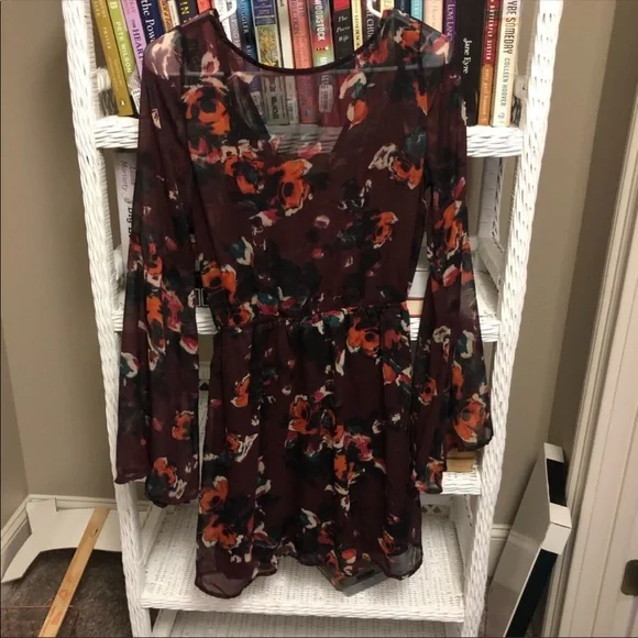 Abercrombie & Fitch Bell Sleeve Floral Dress - Picture 6 of 7